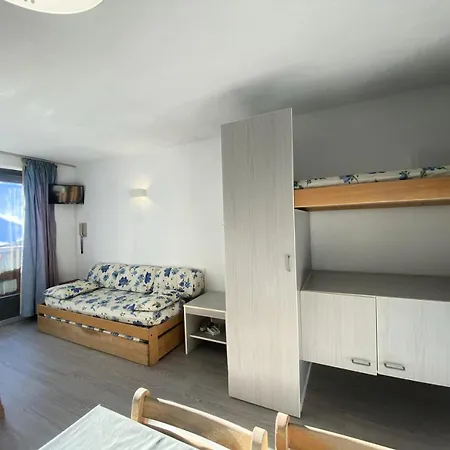 Apartment Altineige - Location: Joli De 26m2 Est Situe Au 6eme Etage Mae-9048