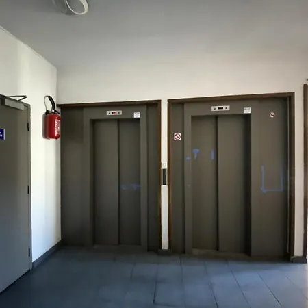 Apartment Altineige - Location: Joli De 26m2 Est Situe Au 6eme Etage Mae-9048 *