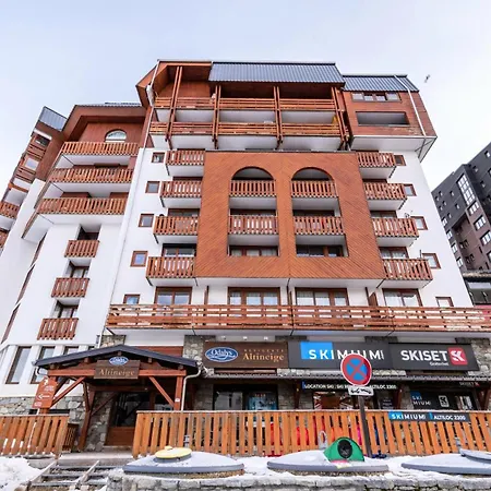 Altineige - Location: Joli De 26m2 Est Situe Au 6eme Etage Mae-9048 *